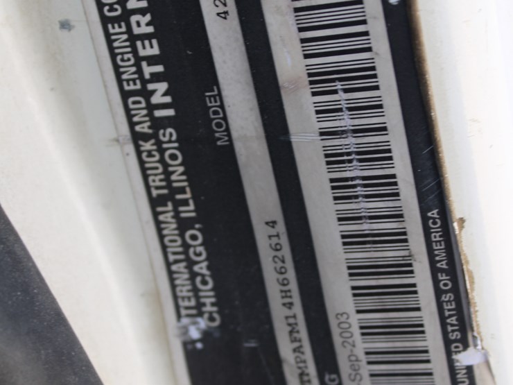 2004-international-durastar-4200-image-8