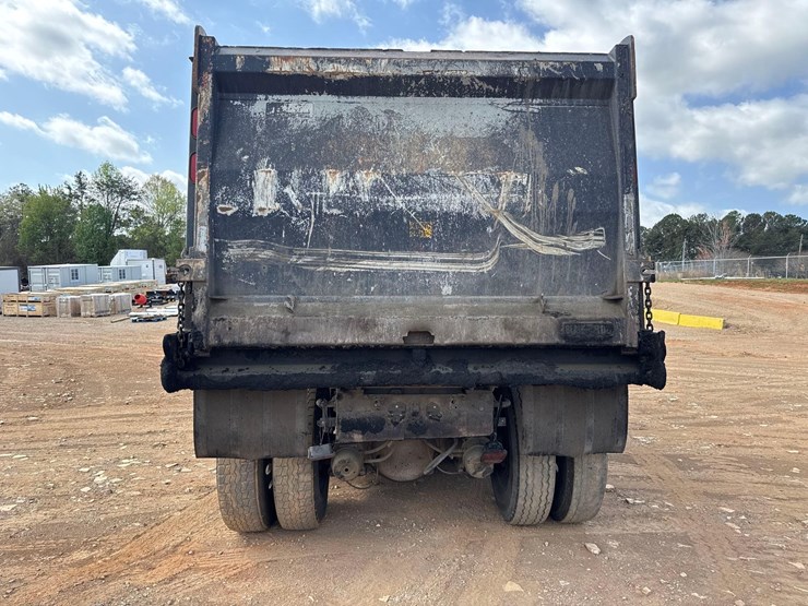 2015-caterpillar-ct660l-image-4