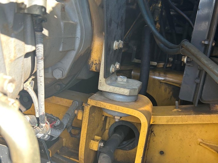 2015-deere-210g-lc-image-27