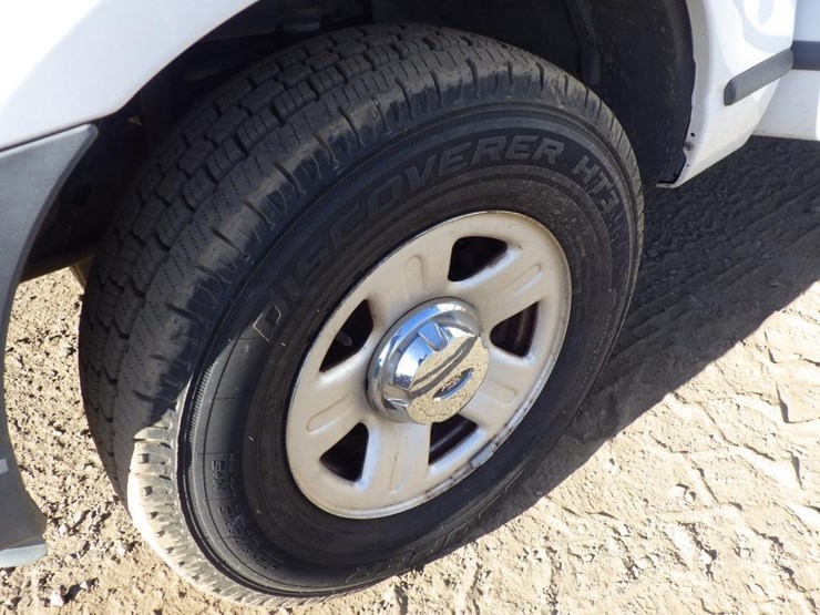 2004-ford-explorer-image-13