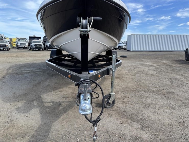 2005-unknown-trailer-image-43