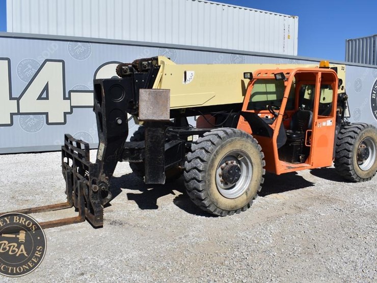 2014-jlg-g12-55a-image-7