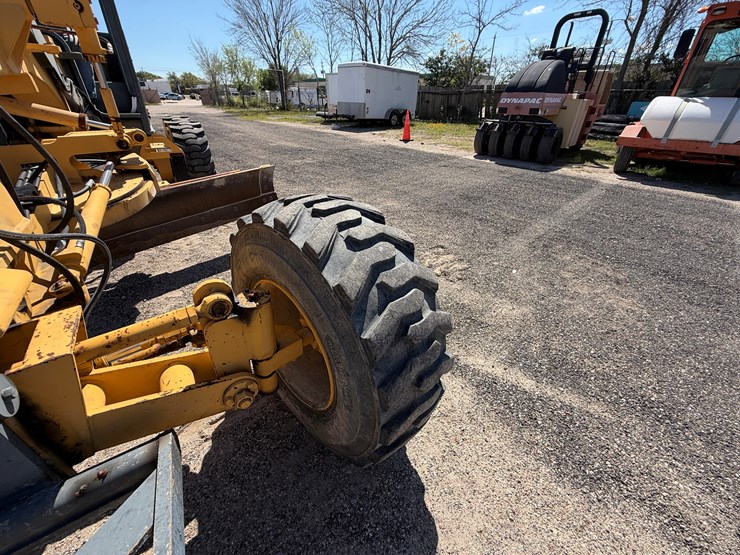 2004-volvo-g80-image-9