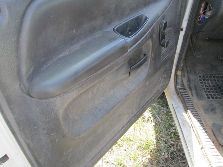 1999-dodge-2500-image-29