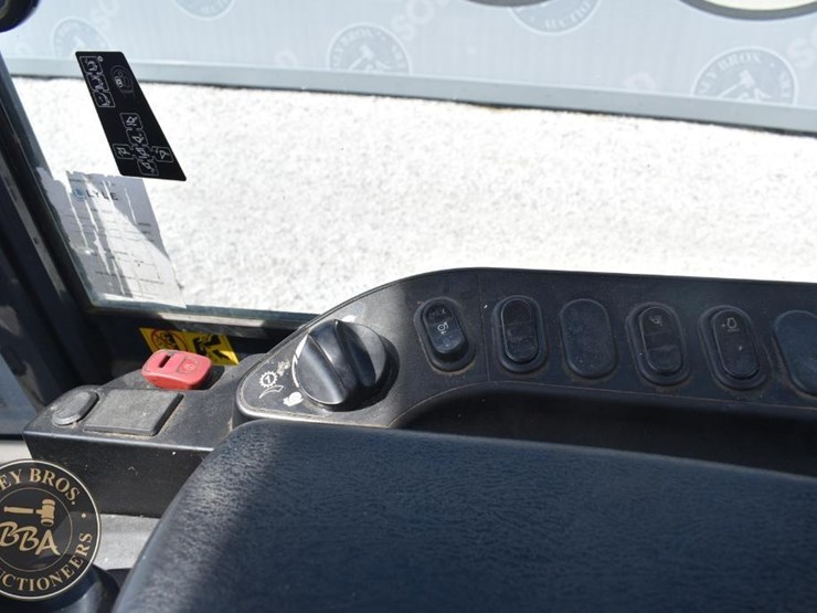 2019-komatsu-wa320-8-image-48