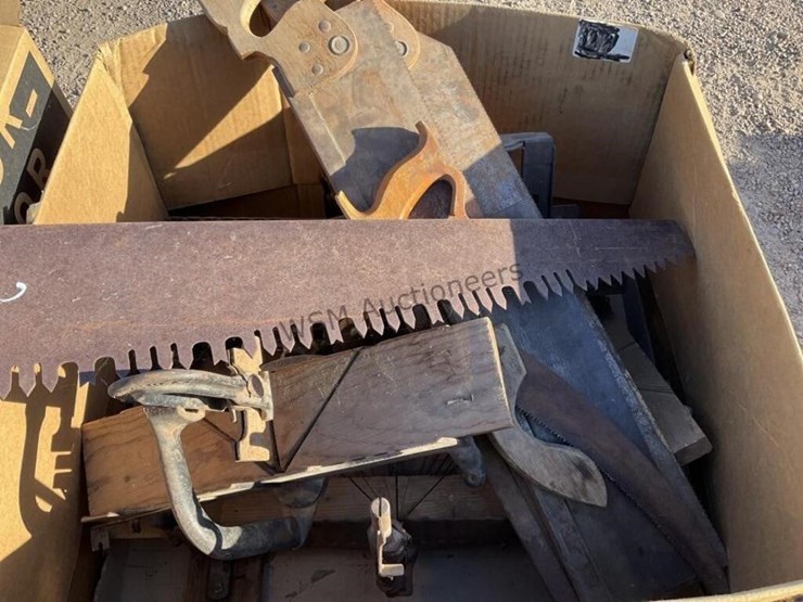 pallet-of-asst-antiques-image-5