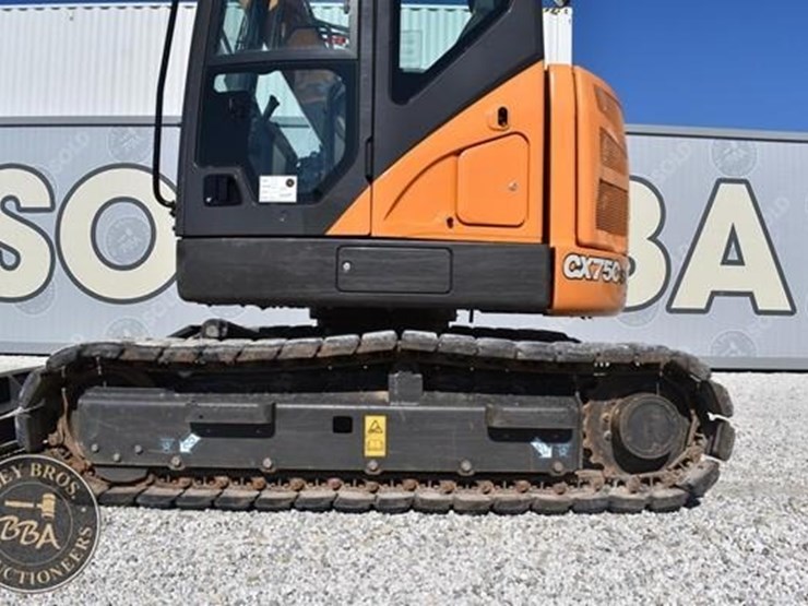 2022-case-cx75csr-image-52