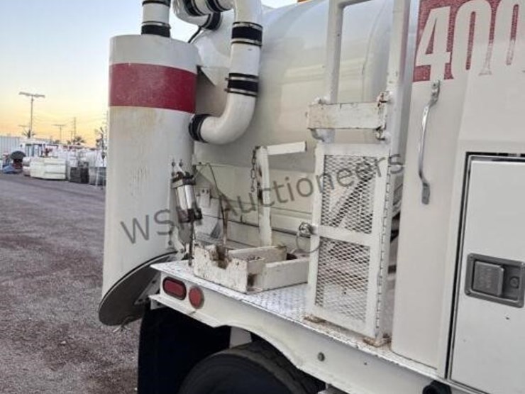 2009-international-durastar-4400-image-6