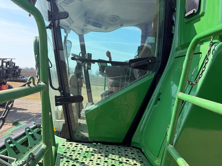 2014-john-deere-s670-image-154