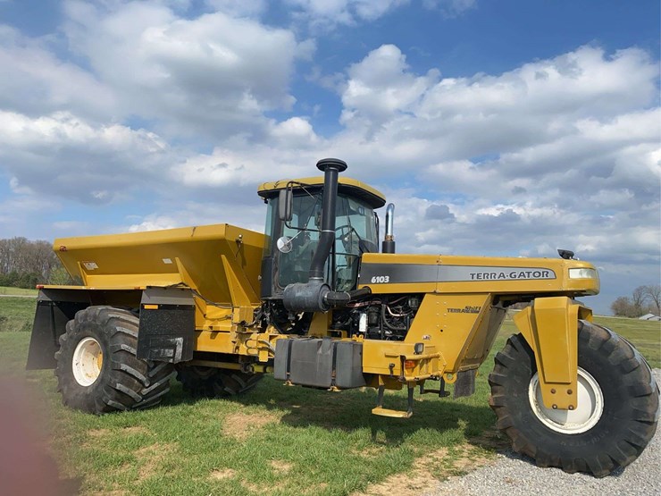 2006-terra-gator-6103-showing-7352-hrs-image-3