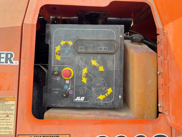 2015-jlg-600s-image-17