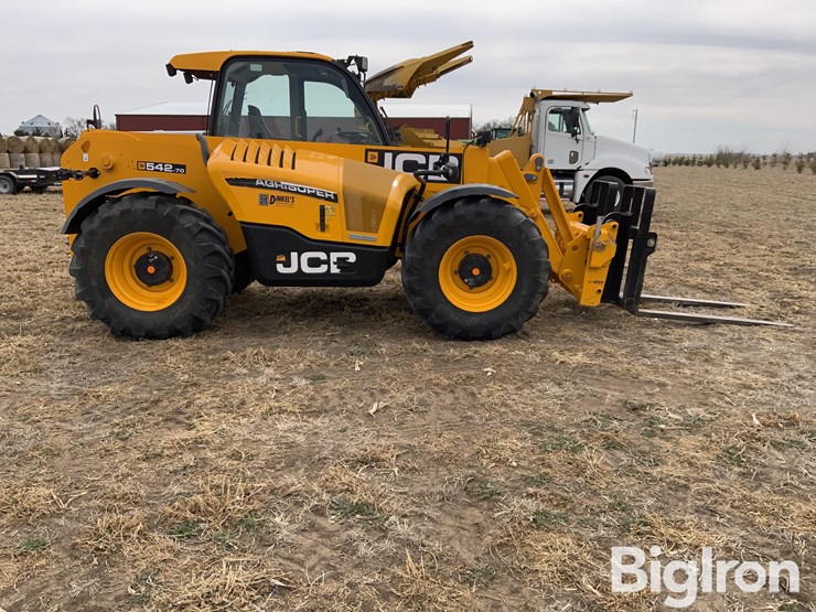 2023-jcb-542-70ags-4x4x4-telehandler-w/fork-attachment-image-4
