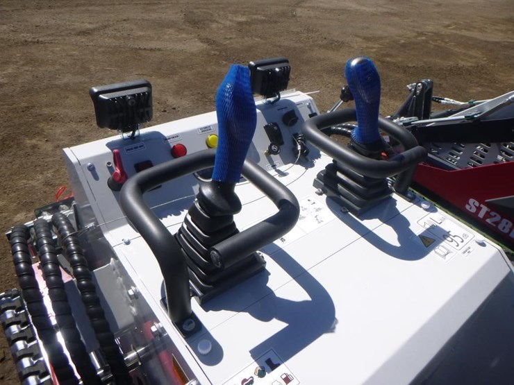 battler-st28h-6-skid-steer-track-loader-image-16