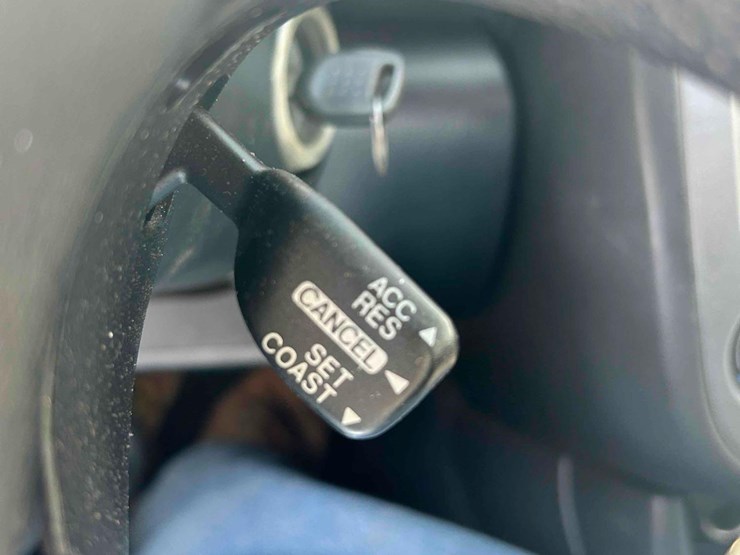 2004-subaru-impreza-awd-sedan-image-25