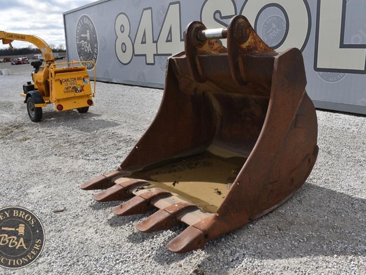 caterpillar-60-image-3