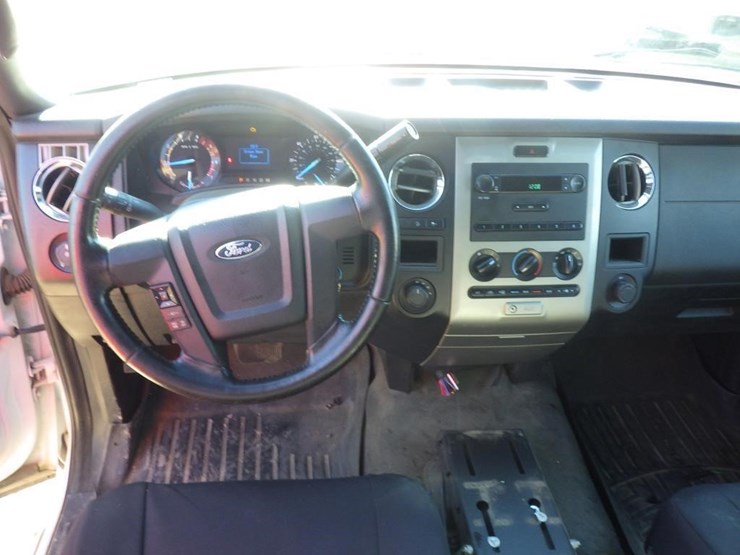 2015-ford-expedition-image-9