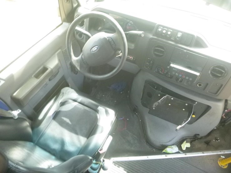 2014-ford-e450-image-8