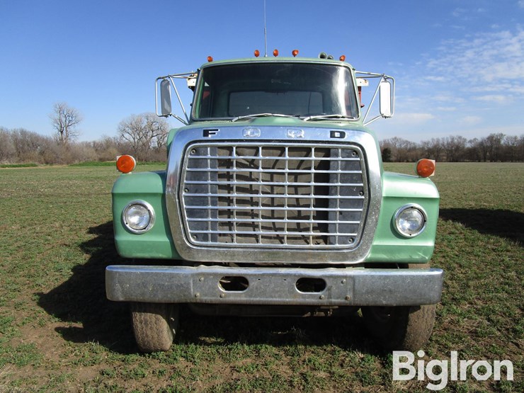 1973-ford-8000-image-2