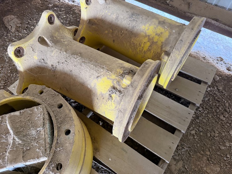 #40293-•-480/70r34-tires,-21"-wheel-spacers-and-weights-image-9