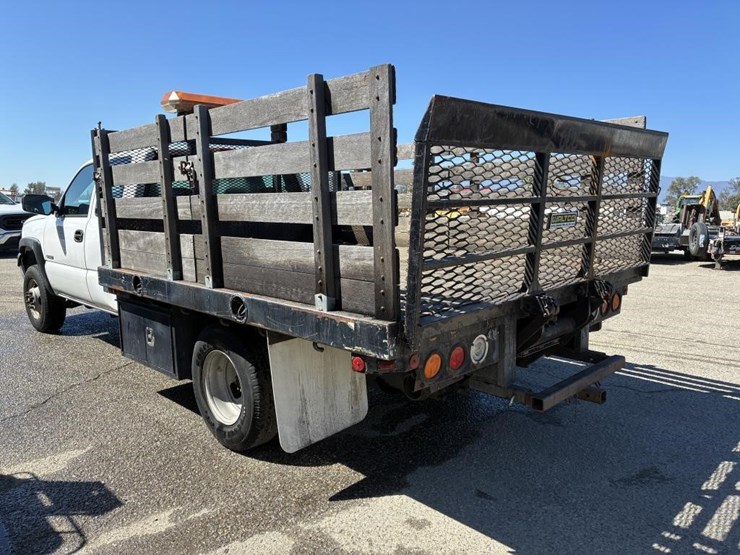 2003-chevrolet-silverado-3500-image-4