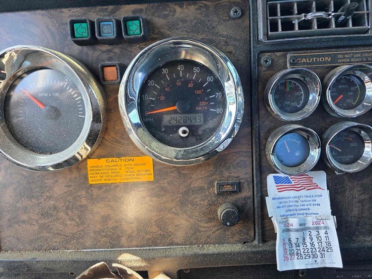 1995-kenworth-t800-image-11