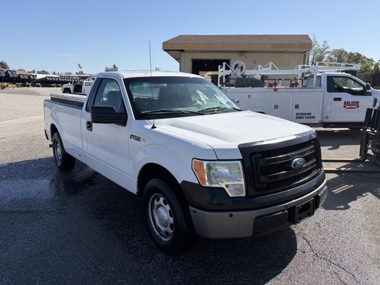 2013-ford-f150-xl-image-2