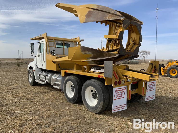2006-freightliner-columbia-120-image-7