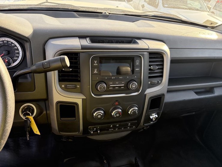 2016-dodge-2500-image-12