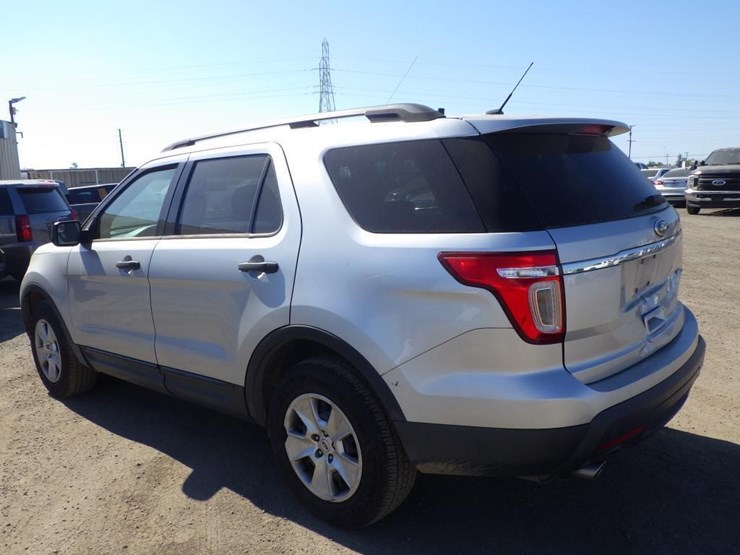 2014-ford-explorer-image-4