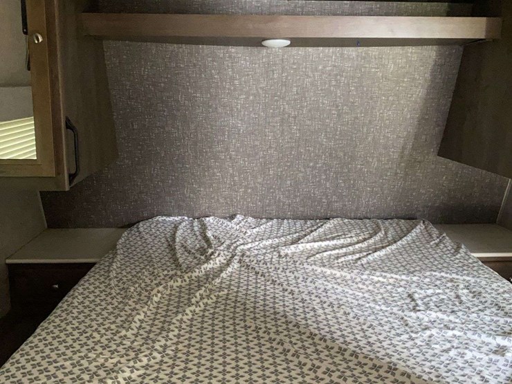 2019-dutchmen-coleman-lantern-edition-250tq-image-24