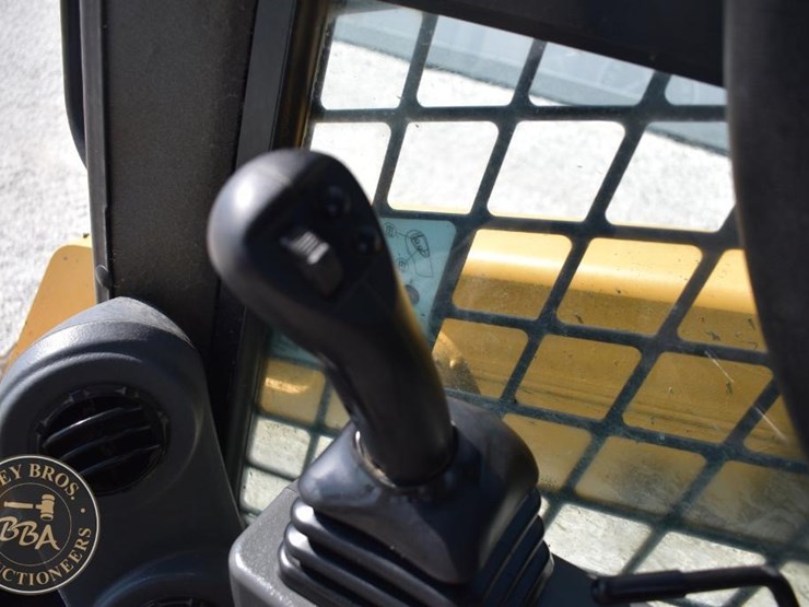 2023-caterpillar-259d3-image-44