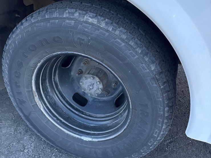 2016-ford-f350-image-25