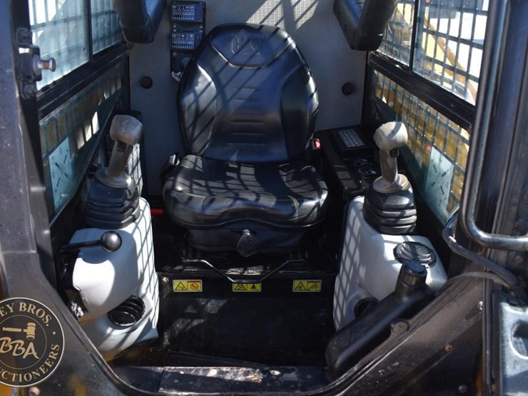 2012-caterpillar-257b3-image-50