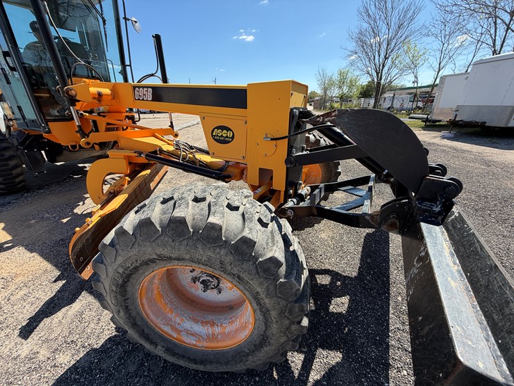 #2653-•-2020-leeboy-695b-maintainer-image-16