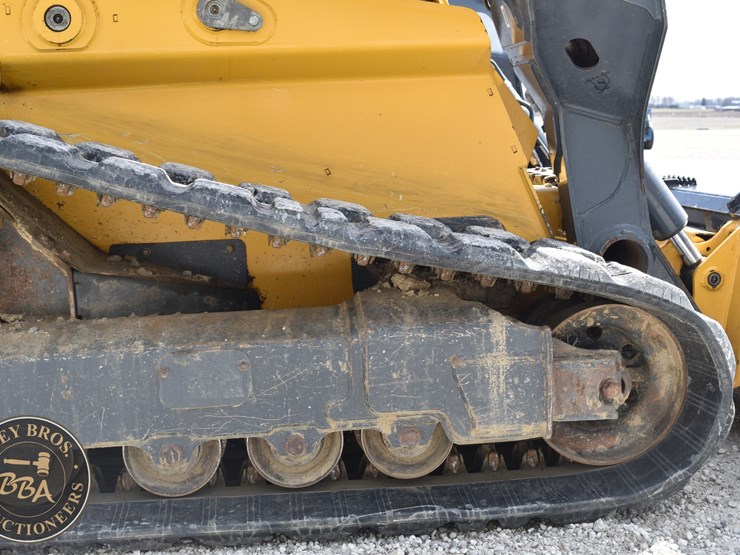 2020-deere-333g-image-48