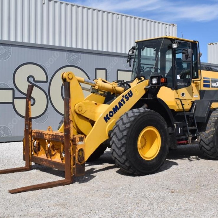 2019 KOMATSU WA320-8