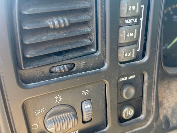 2001-chevrolet-2500hd-image-32