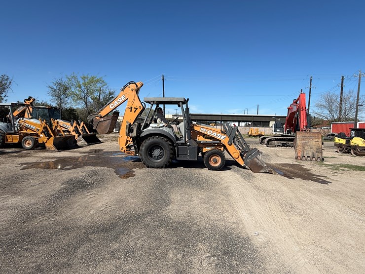 2017-case-580sn-image-2