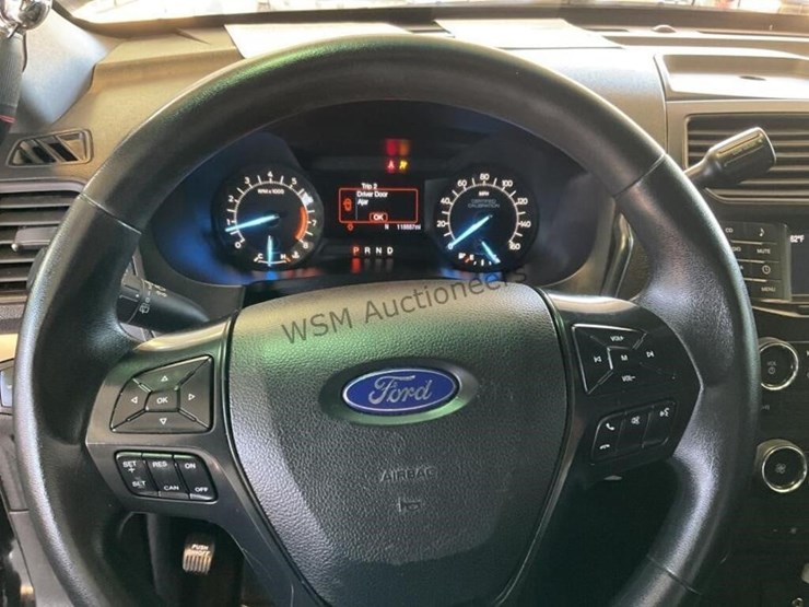 2017-ford-explorer-image-16