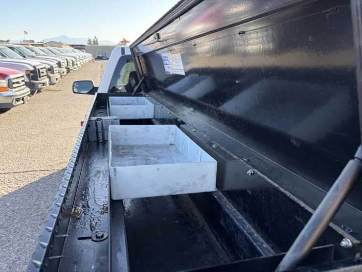 2018-chevrolet-1500-image-28