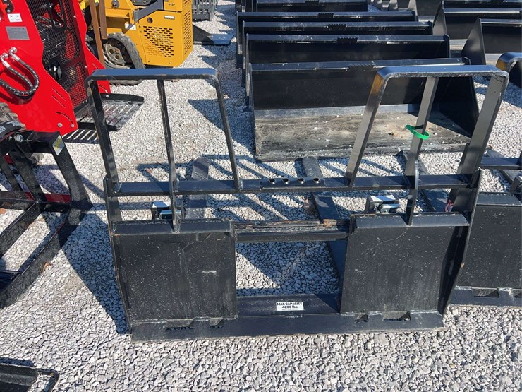 new-48"-kivel-pallet-fork-attachment-image-2