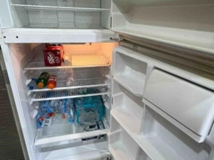 frigidaire-refrigerator-image-2