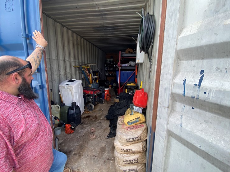 #1100-•-40'-container-with-16"-office-image-9