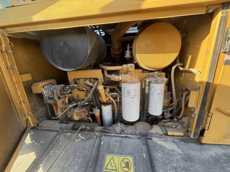 2006-caterpillar-143h-motor-grader-image-54