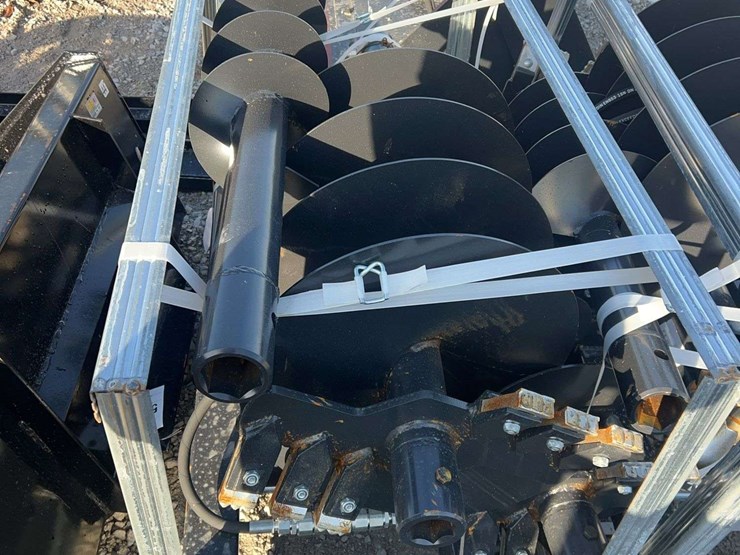 new-jct-auger-attachment.-8"-12"-and-16"-augers.-image-2