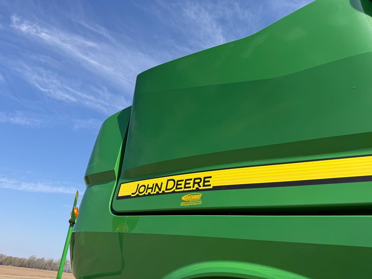 2014-john-deere-s670-image-52
