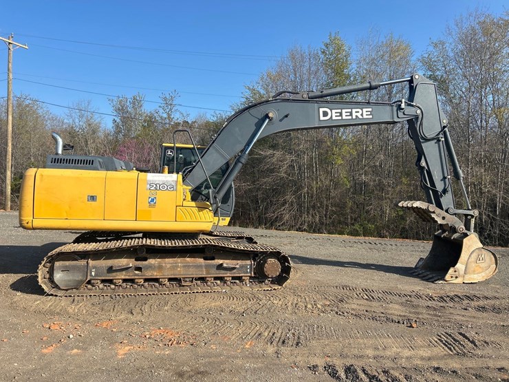 2015-deere-210g-lc-image-6