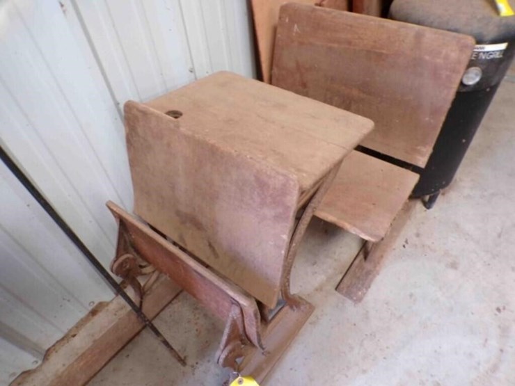 vintage-school-desk-image-2