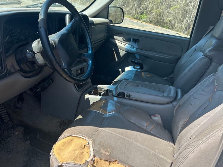 2001-chevrolet-2500hd-image-30