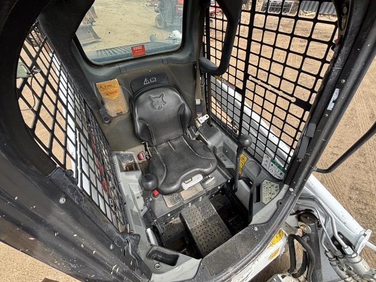 2021-bobcat-t450-image-19